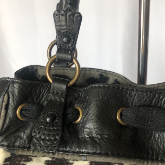 JUICY COUTURE Y2K black and cream Daydreamer houndstooth velour tote handbag. - Picture 4 of 16